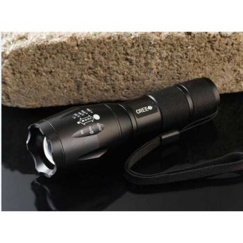 Exclusive Quality 2000 Lumens Zoomable LED Flashlight Torch light 1 6000mah Rechargeable Battery charger holster